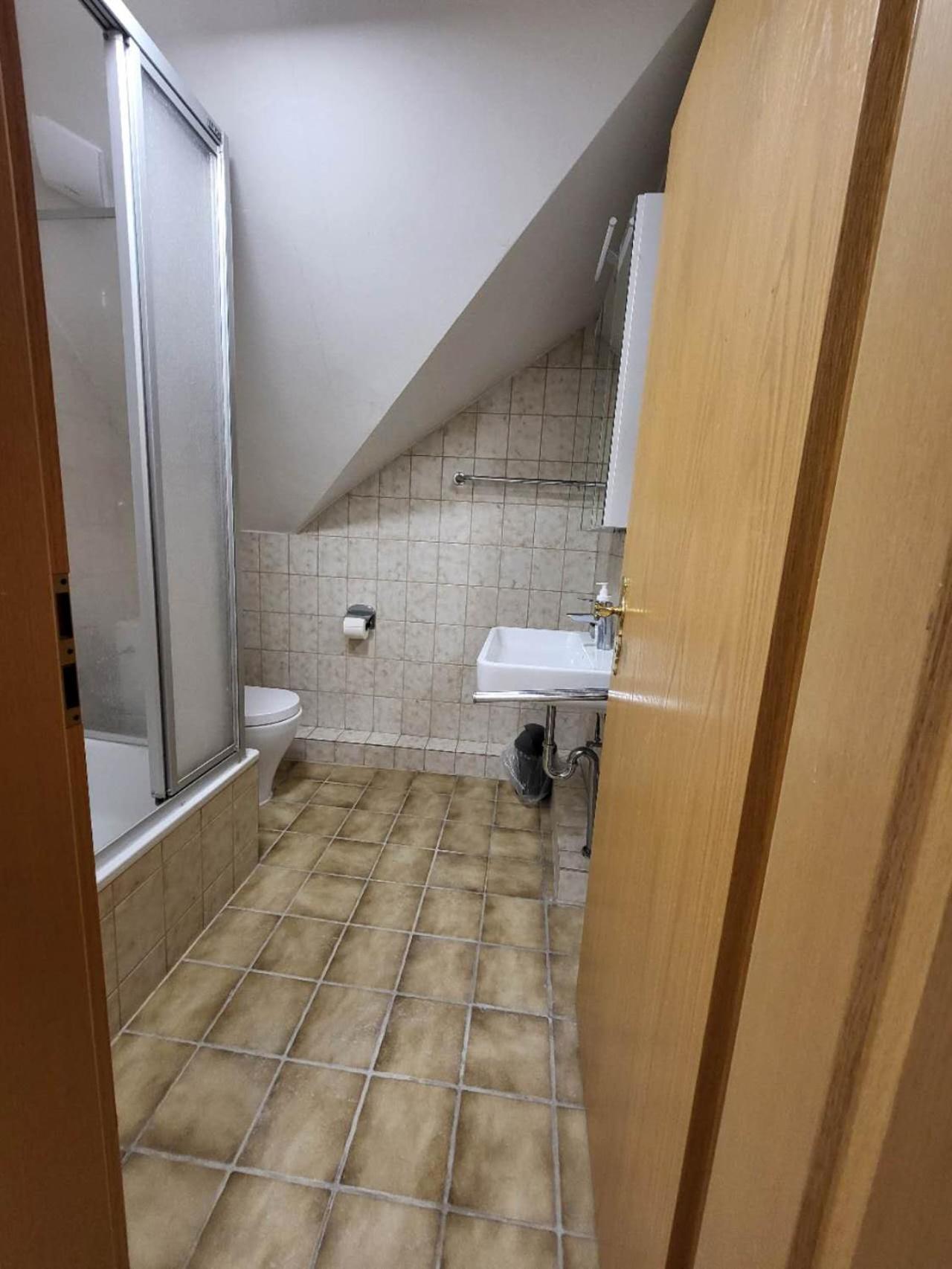 Zimmer Nr 4 Mit Privates Badezimmer In Juelich Hotel Exterior foto