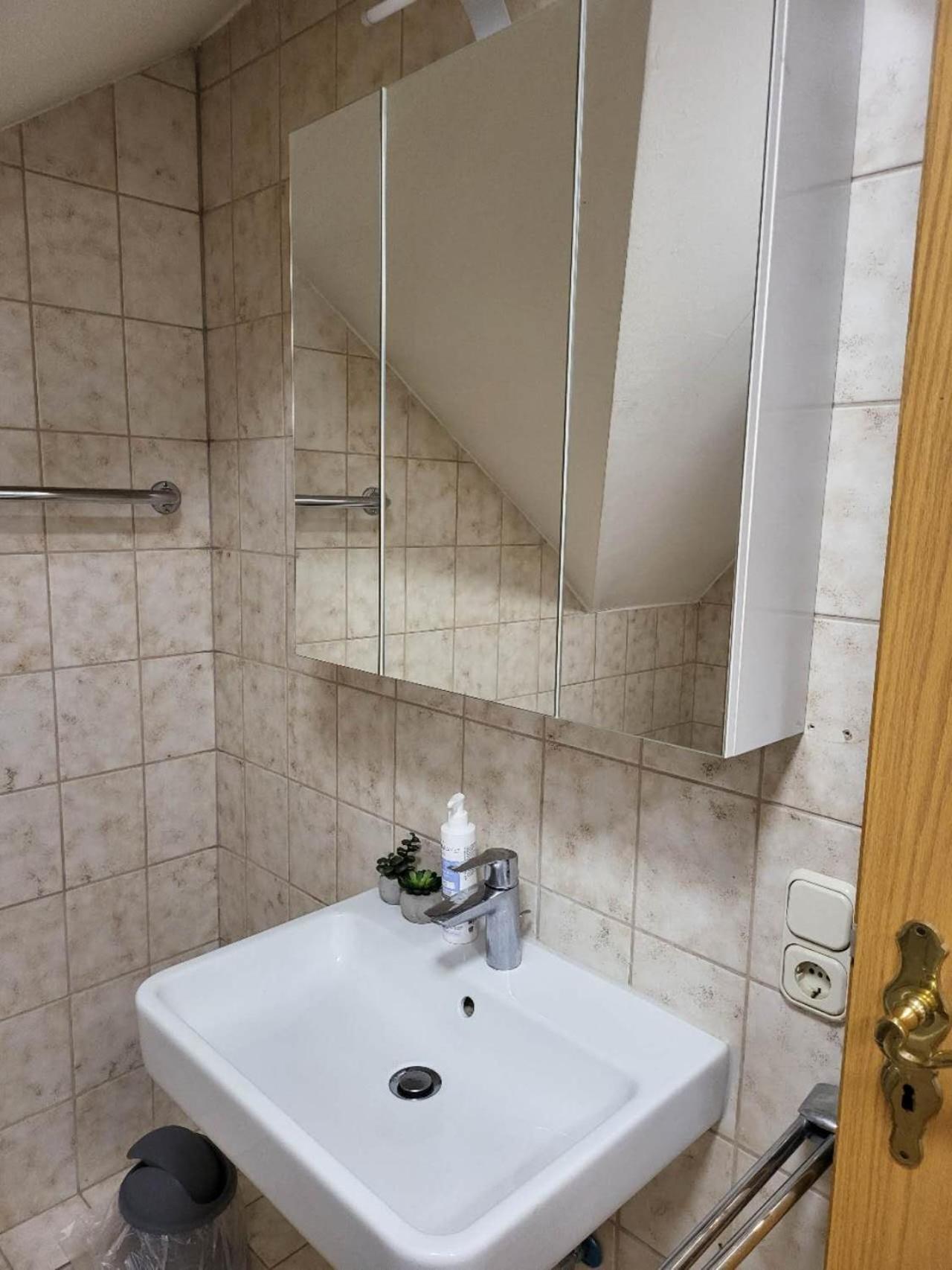 Zimmer Nr 4 Mit Privates Badezimmer In Juelich Hotel Exterior foto